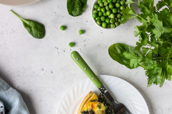 spinach-green-pea-quiche-tart-pie-with-ingredients-baking